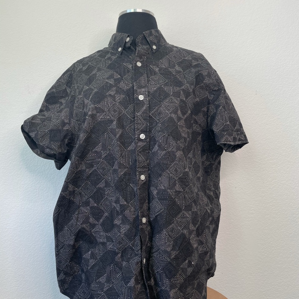 Old navy men’s shirt